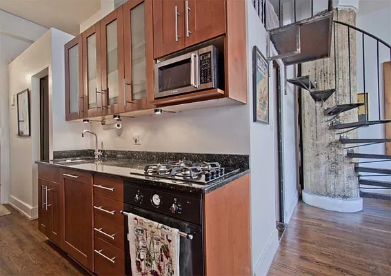 Sold by ROOM Real Estate | media 15