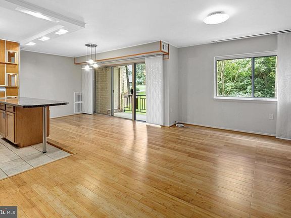 5th image of 12204 Braxfield Ct APT 10