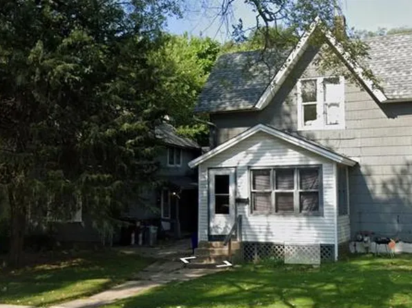 1221 S Court St, Rockford, IL 61102