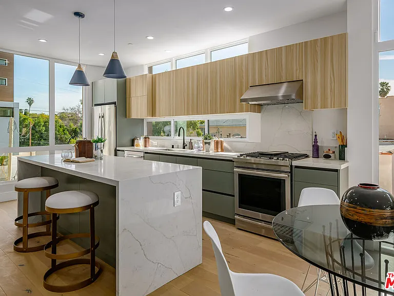 836 N McCadden Pl — Photo 8