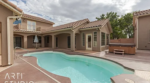 584 W Mariposa Dr Photo 1