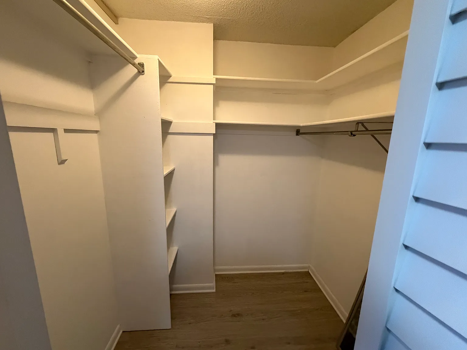 1 bed, 745 sqft, $2,100 — Photo 4