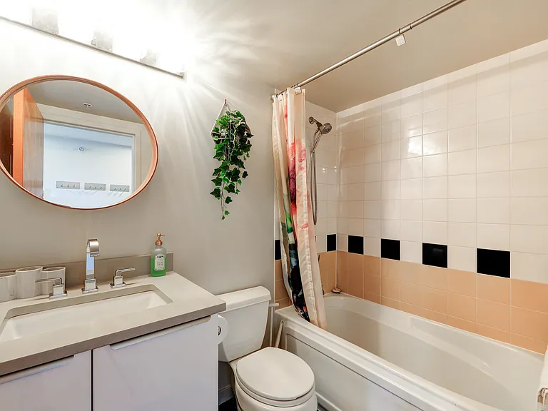 933 Seymour St #1106 — Photo 15