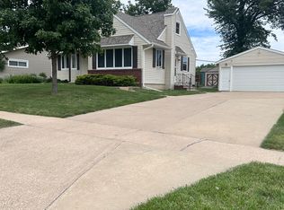 2109 Balsam Dr SW, Cedar Rapids, IA 52404