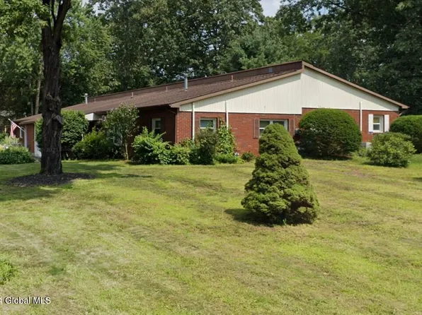 6C LaCosta Drive, Clifton Park, NY 12065