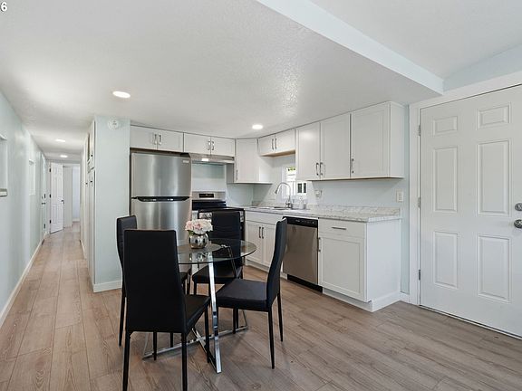 5th image of 1709 NE 78th St Unit 16