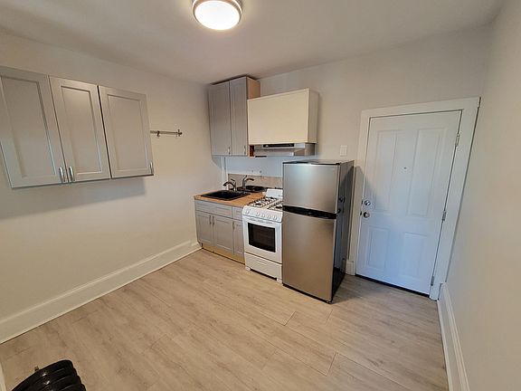 2nd image of 1863 Frankford Ave Floor 2