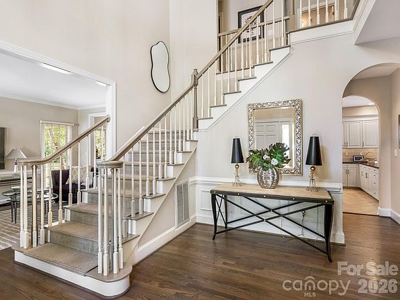 5th image of 213 Summermore Dr