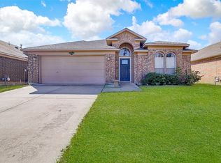 1025 Highland Station Dr, Saginaw, TX 76131