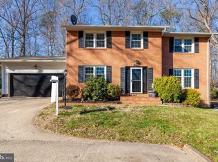 10435 Finchley Ct, Fairfax, VA 22032