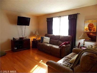 2nd image of 7401 Waterford Ln