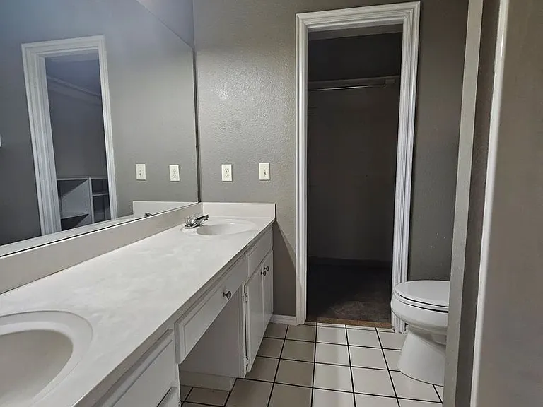 1006 SW 23rd St — Photo 12