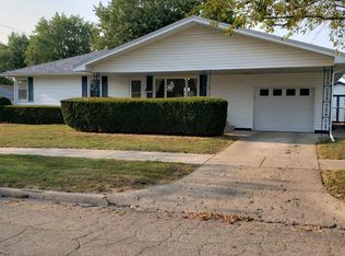 1111 E Elm St, Canton, IL 61520
