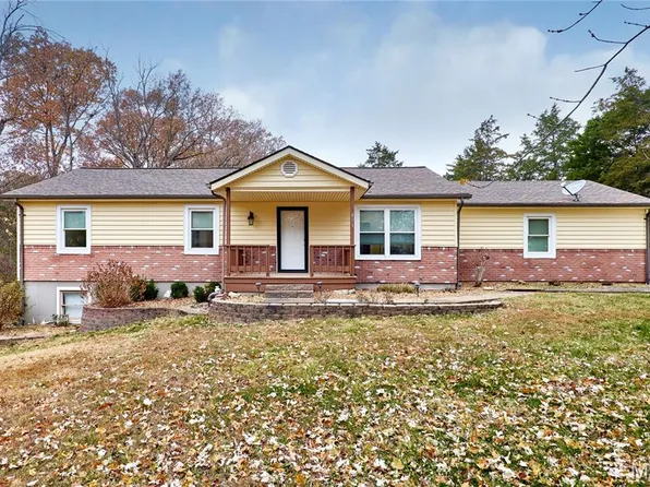 891 Ranch Ln, Villa Ridge, MO 63089