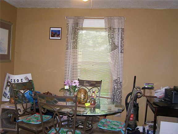 3rd image of 440 Donnelly Ave