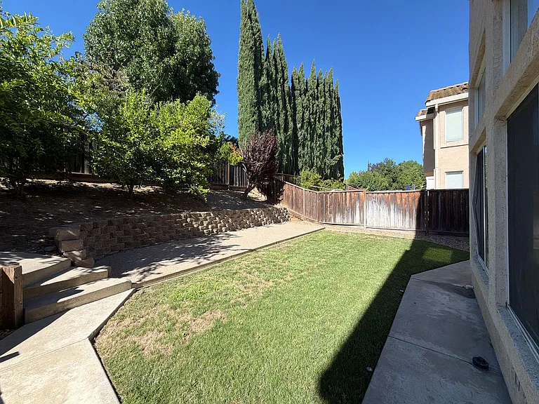 709 Black Oak Way — Photo 30