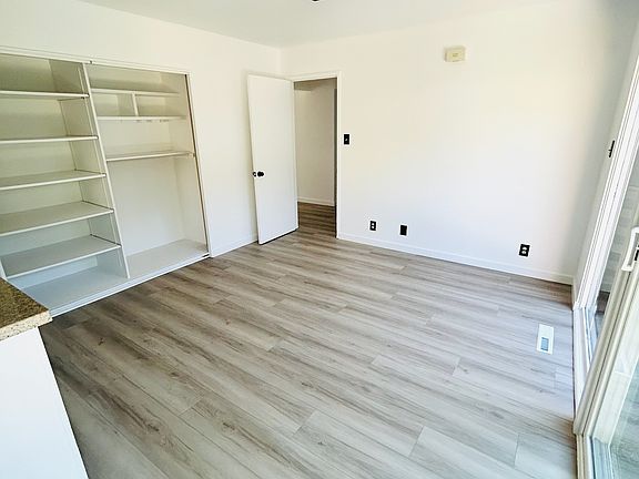 4th image of 2840 Oakmont Dr