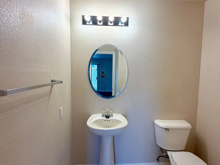 8346 Fame Ave — Photo 13