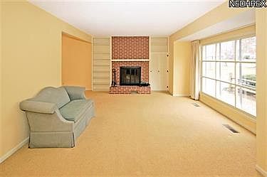 4th image of 573 Huntley Ct