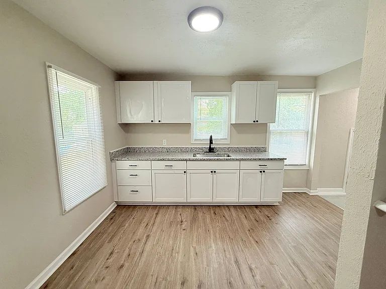 8772 Traverse St — Photo 4