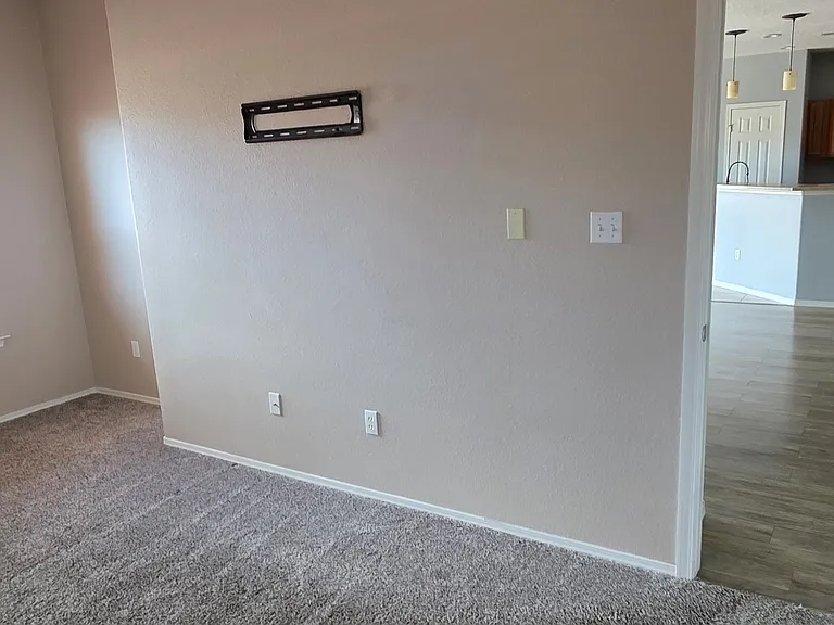 1100 Alegria Rd NW — Photo 12