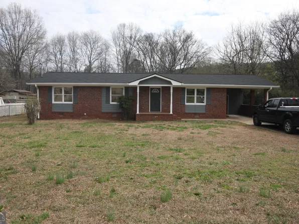 302 Strawberry Ln, Lindale, GA 30147