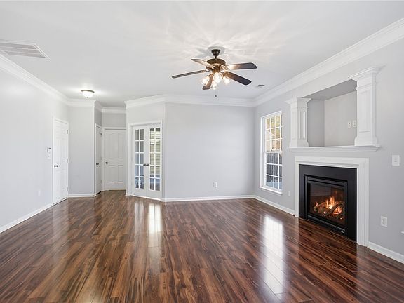 5th image of 10 Crested Spring Ct