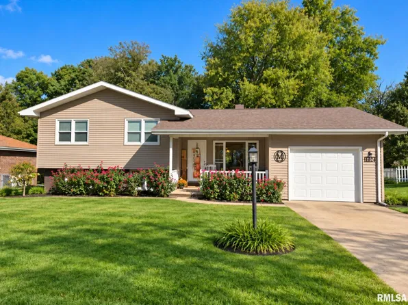 102 Field Grove Ct, East Peoria, IL 61611