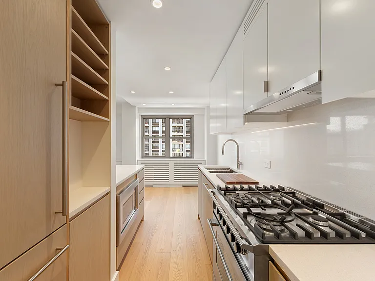 100 W 93rd St #21B — Photo 6