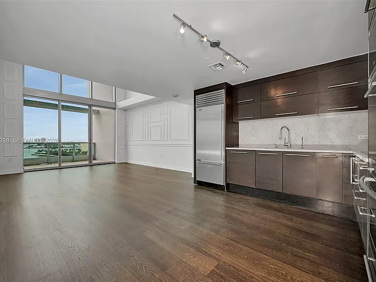 900 Biscayne Blvd #909 — Photo 11