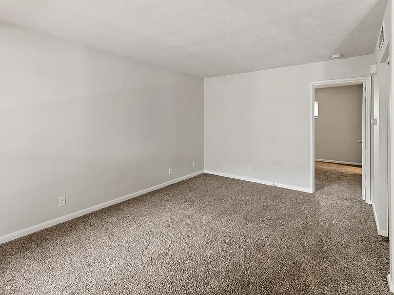 Parkway Plaza — Photo 15