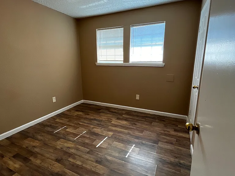 5514 Gatewood Ave — Photo 12