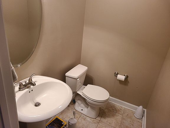 4th image of 302 Bonnie Ct
