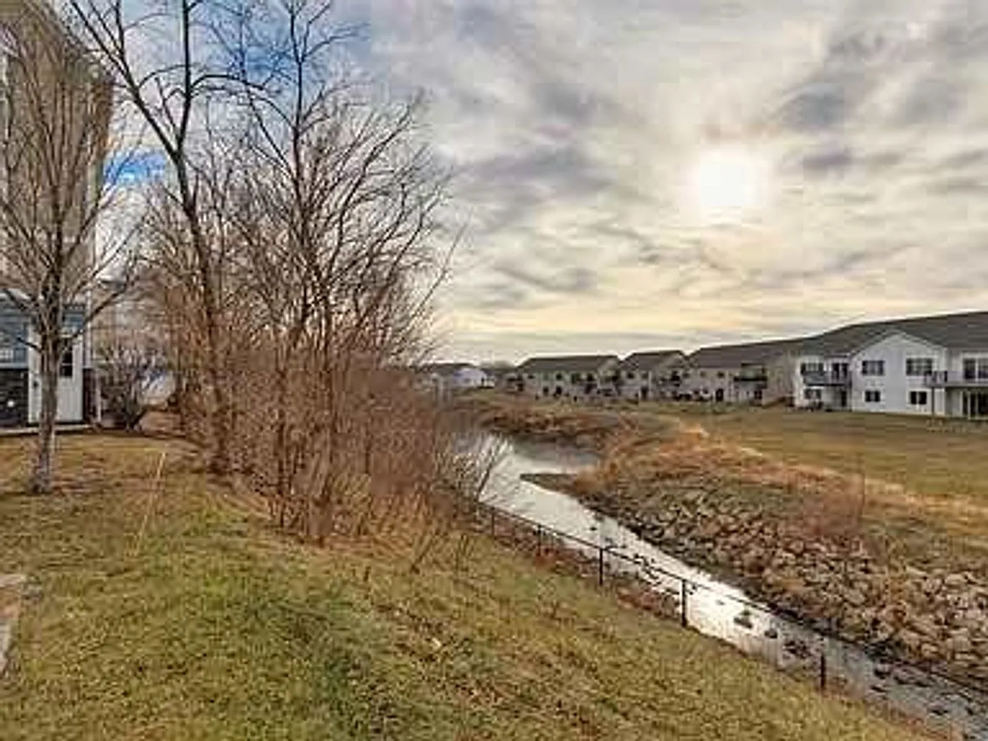 2 Bedroom Townhouse Available for Rent! — Photo 2