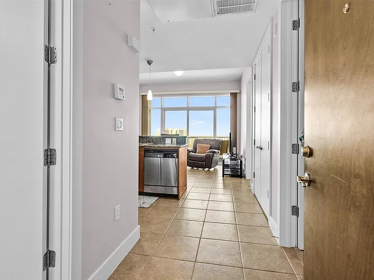 500 Seawall Blvd #1105 — Photo 2