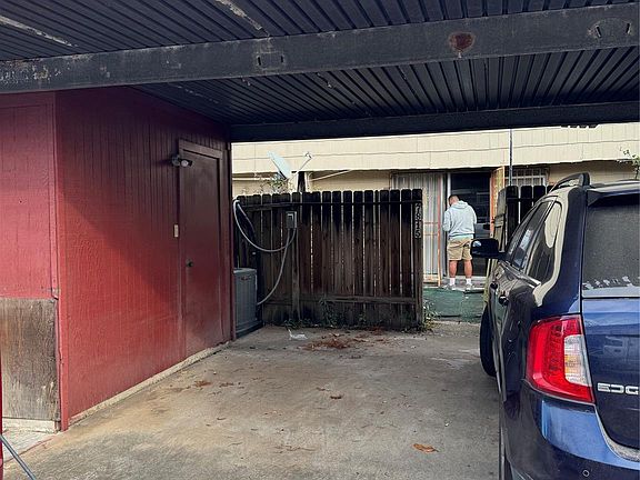 3rd image of 7815 Grove Ridge Dr