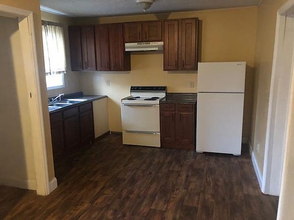 3rd image of 25 Trimble St #B