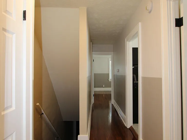 4816 Burt St #1/2-2 — Photo 13