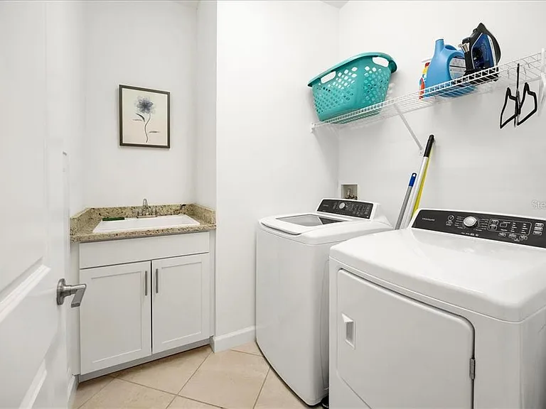 5161 Coral Reef Way — Photo 17
