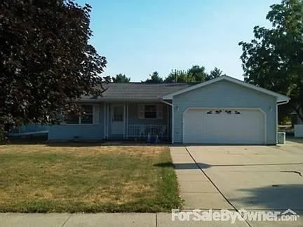 2618 W John St photo 1
