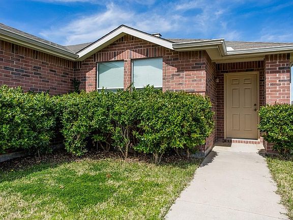 4th image of 1633 Fieldstone Dr