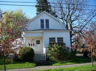 904 SE Lexington St, Portland, OR 97202