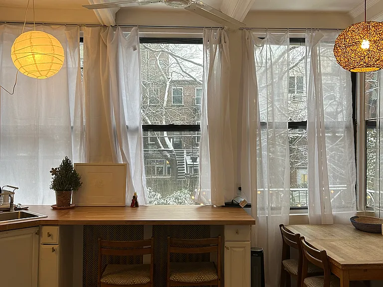 486 State St #1 — Photo 9