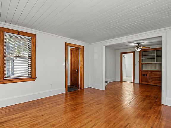 5th image of 1144 Charles Ave