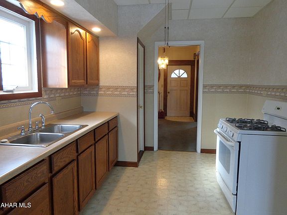 4th image of 1419 21st Ave