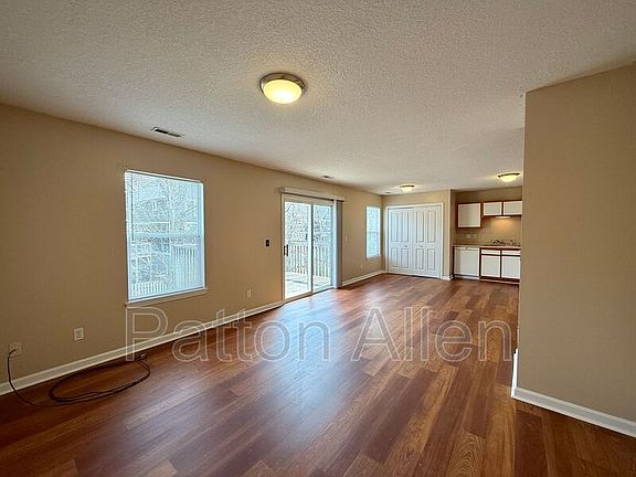 4th image of 25 Maybelle Ln #F