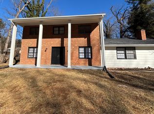 3457 S Park Cir, Roanoke, VA 24018