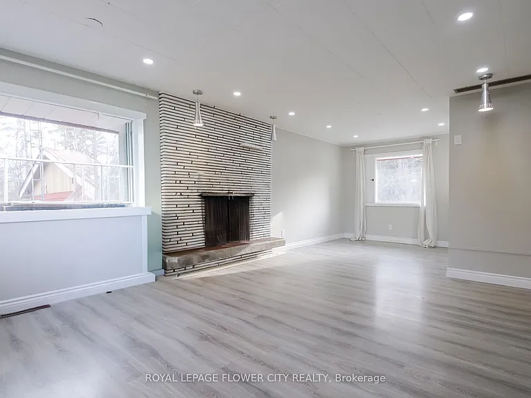 7555 Old Church Rd — Photo 6