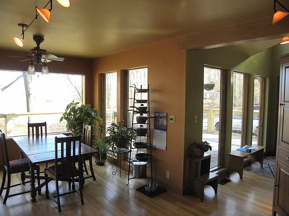 2nd image of 713 Bass Haven Ln