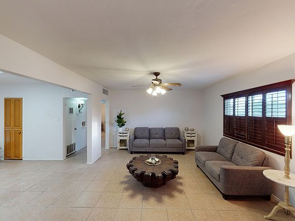 5th image of 130 Edith Dr